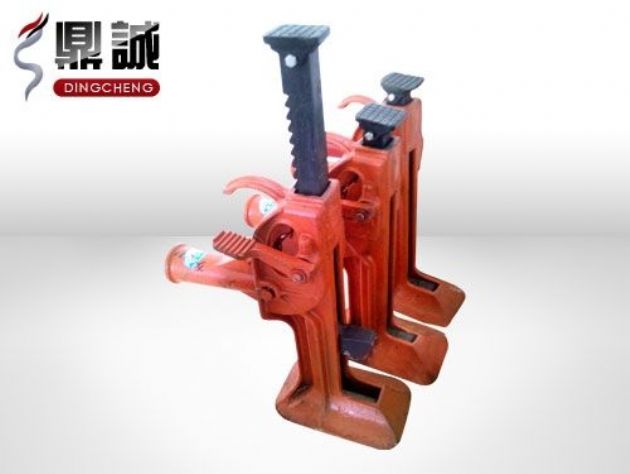 點(diǎn)擊查看詳細(xì)信息<br>標(biāo)題：齒條式起道機(jī) 閱讀次數(shù)：4439