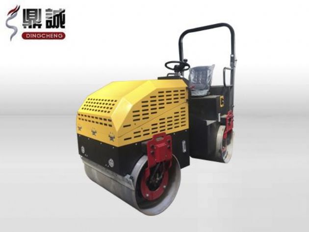 點(diǎn)擊查看詳細(xì)信息<br>標(biāo)題：2.5噸全液壓座駕式振動(dòng)壓路機(jī) 閱讀次數(shù)：14648