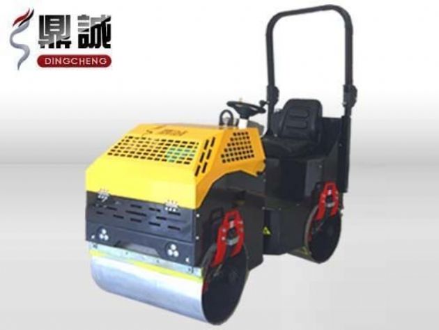 點(diǎn)擊查看詳細(xì)信息<br>標(biāo)題：1噸全液壓振動(dòng)壓路機(jī) 閱讀次數(shù)：14475